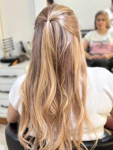 ارایش مو و رنگ موی بانوان