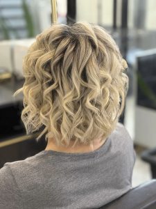 ارایش مو و رنگ موی بانوان